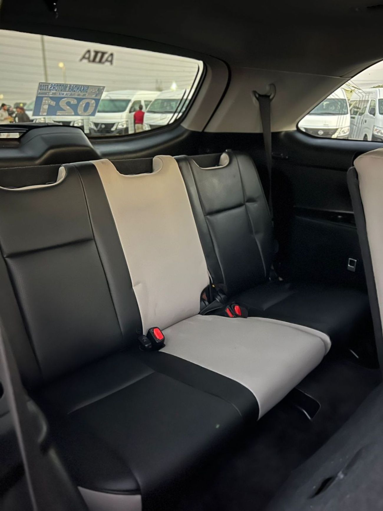 Toyota Highlander 2016 Toyota Highlander MidOption -3.5L - V6 - Rear  Camera - AWD 4x4 - Leather Seat -  7 seater