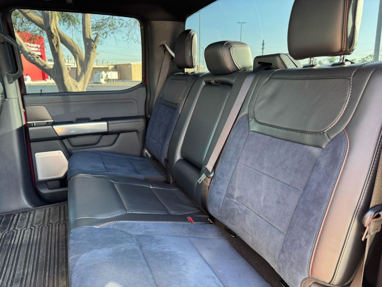 Ford F 150 Raptor GCC SPEC 37 OPTION NEAT AND CLEAN