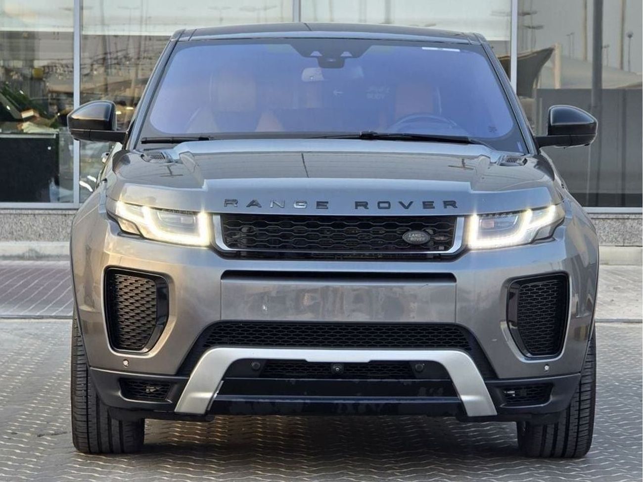 لاند روفر رانج روفر إيفوك P200 R-Dynamic 2.0L RANGE ROVER EVOQUE R-DYNAMIC 2018 GCC ORGINAL PAINT // ACCIDENT FREE // PERFECT