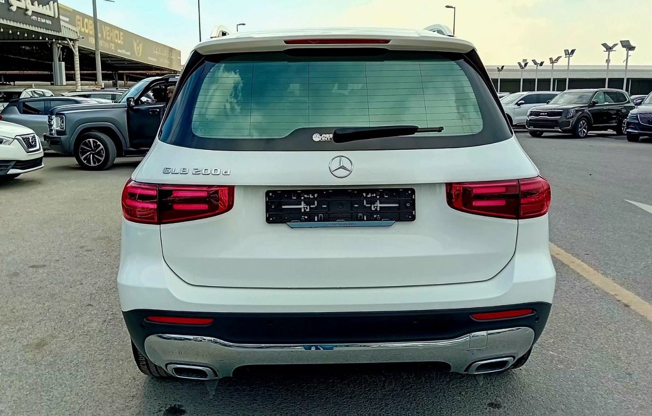 Mercedes-Benz GLB 200 BMW 200d