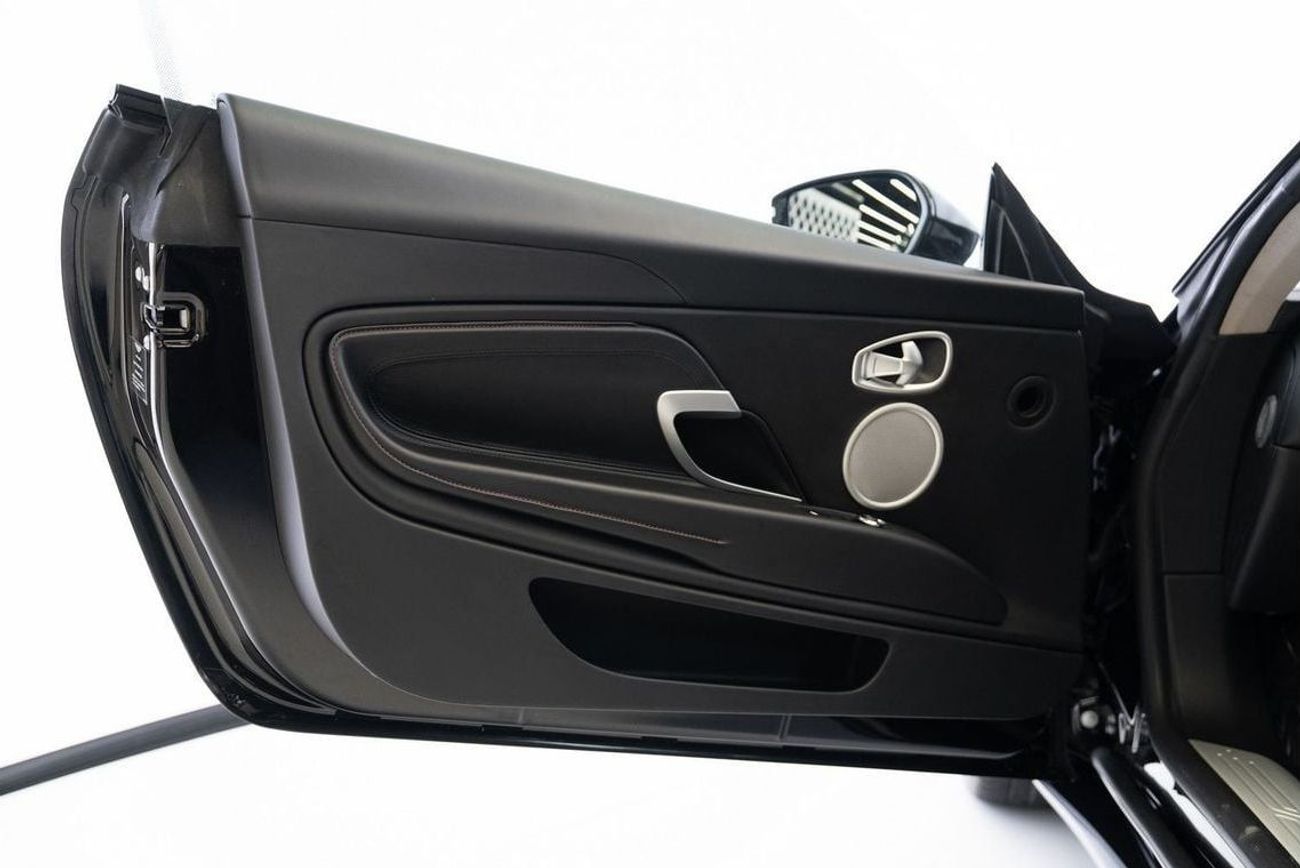 أستون مارتن DB11 Std 4.0L