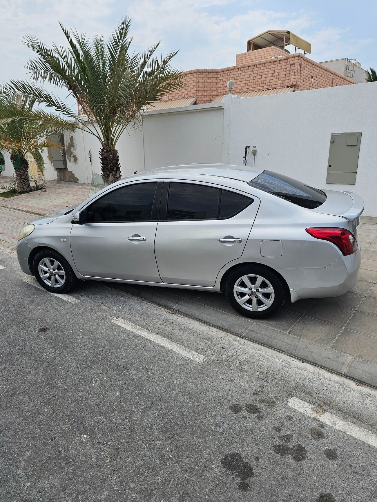 نيسان صني SV