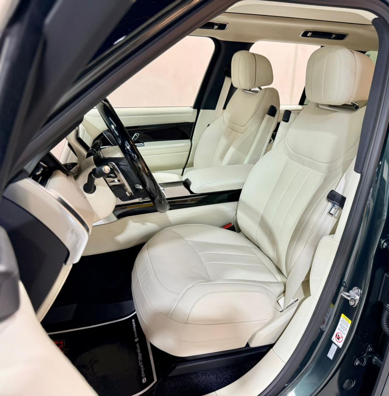 لاند روفر رينج روفر P530 SE