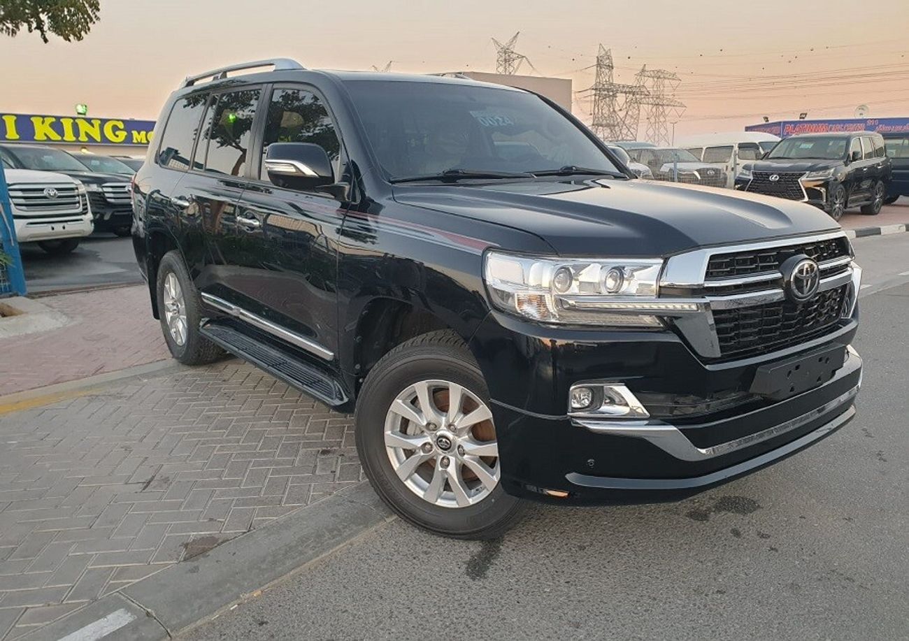 Toyota Land Cruiser GXR - V8 - PETROL (FULL OPTION)
