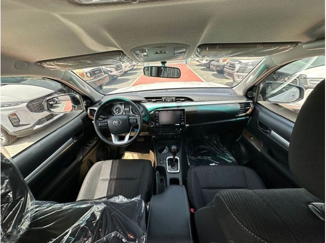 تويوتا هيلوكس TOYOTA HILUX 4.0 AT FENDER WHITE 2025