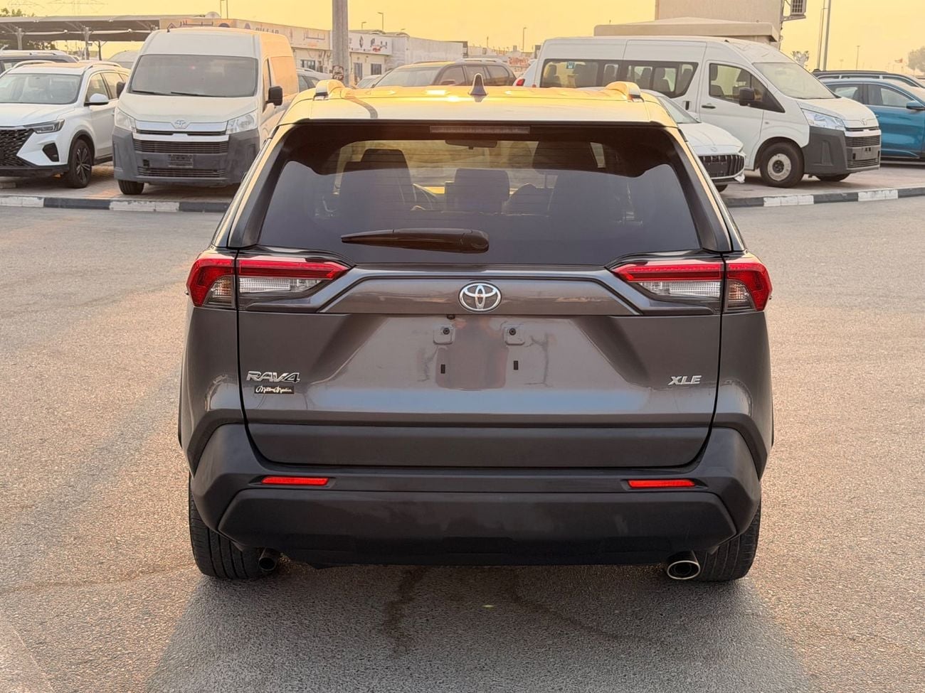تويوتا راف ٤ XLE تويوتا RAV4 XLE بريميوم موديل 2023 كاملة المواصفات، مستوردة من الولايات المتحدة الأمريكية