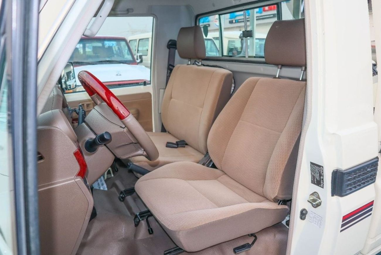 تويوتا لاند كروزر بيك آب مقصورة فردية Std