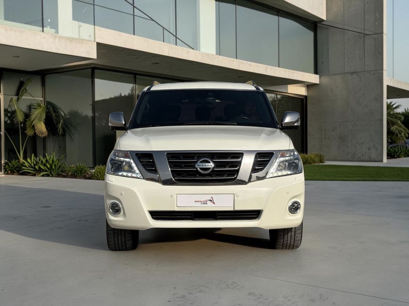 نيسان باترول AED 2,320 P.M | 0% DOWN PAYMENT | NISSAN PATROL PLATINUM | 5.6L V8 4WD | 2019 | GCC SPECS