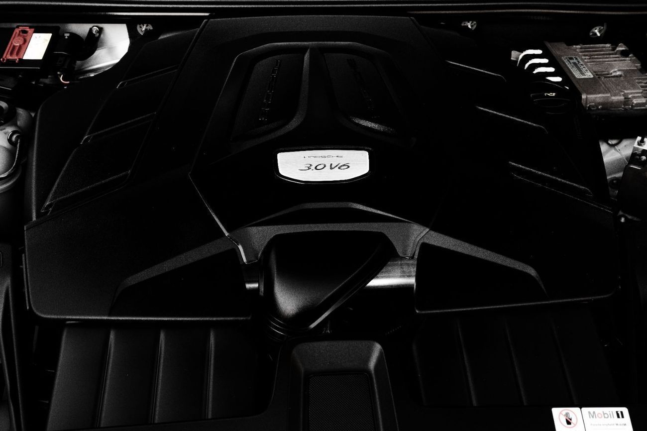 Porsche Cayenne COUPE | 4,093 P.M  | 0% Downpayment | PORSCHE MAINTAINED!