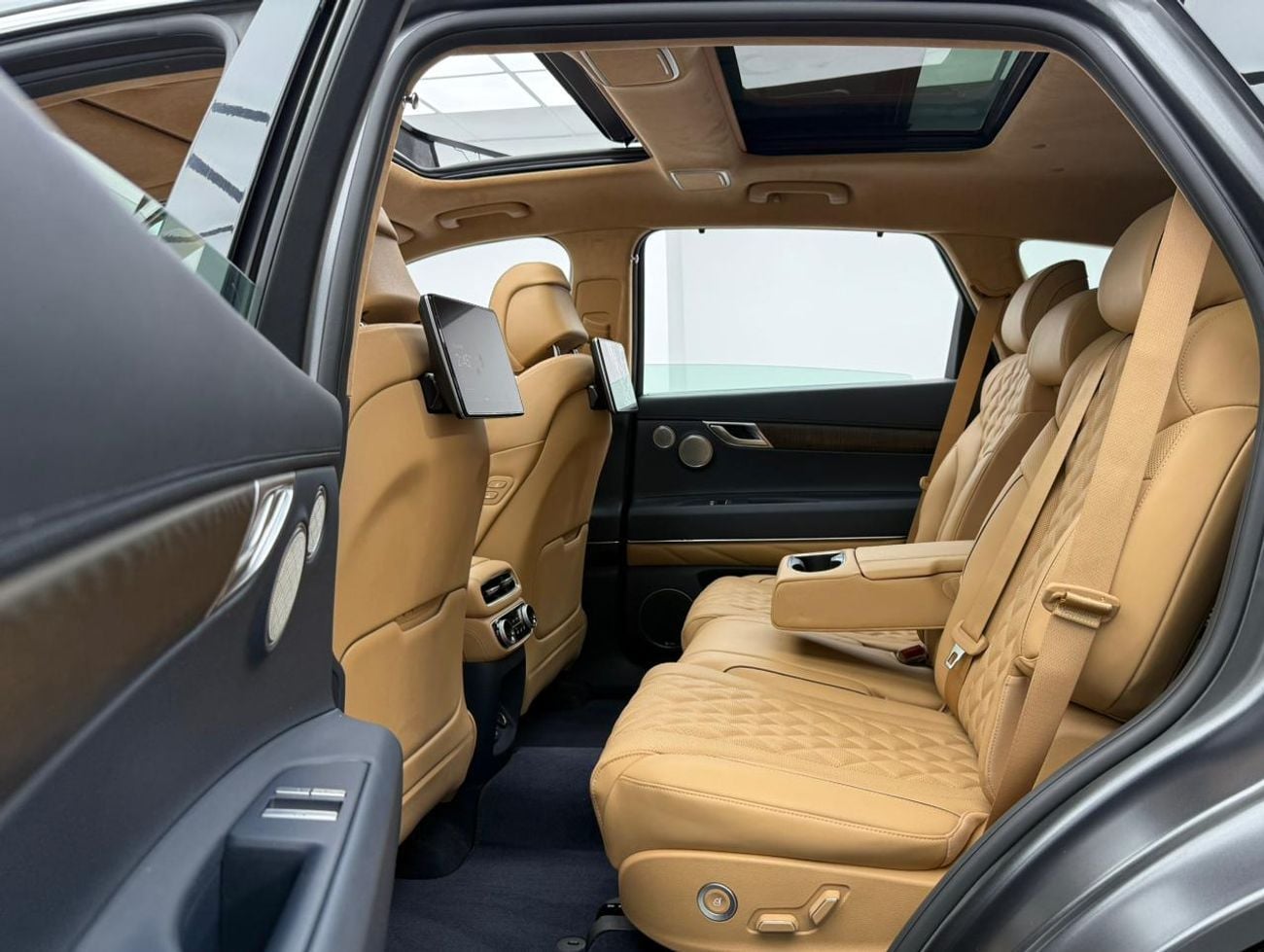 Genesis GV80 Royal 3.5L AWD 2023 Genesis GV80 Royal Edition, 2027 Genesis Warranty + Service Pack, Very Low Km, G