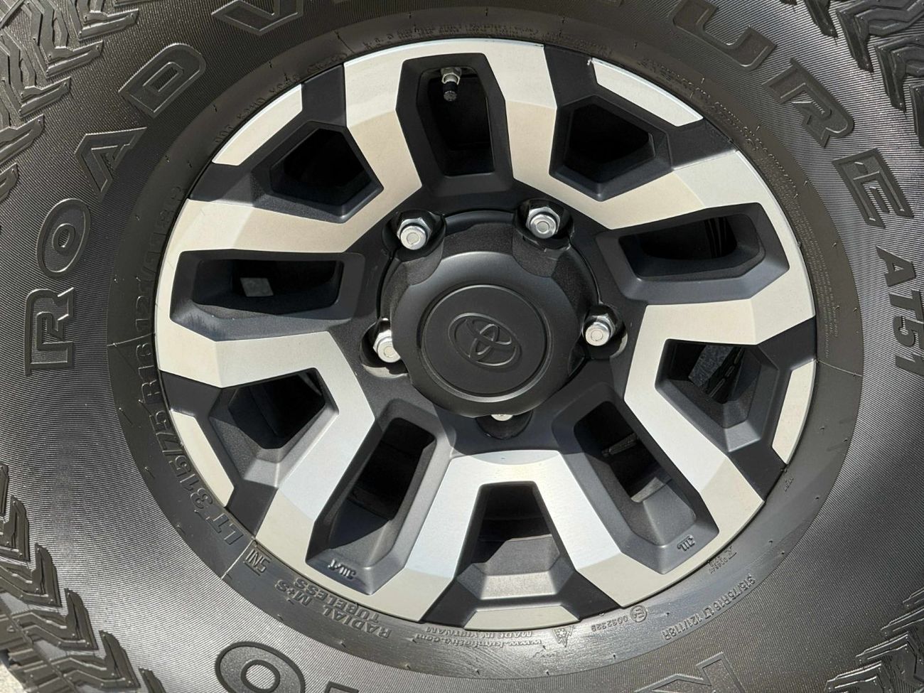 تويوتا لاند كروزر 70 GCC SPEC NEAT AND CLEAN VERY LESS KM