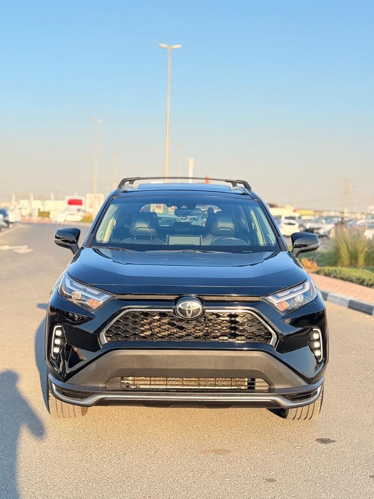 Toyota RAV4 XLE premium 2.5 L Full option