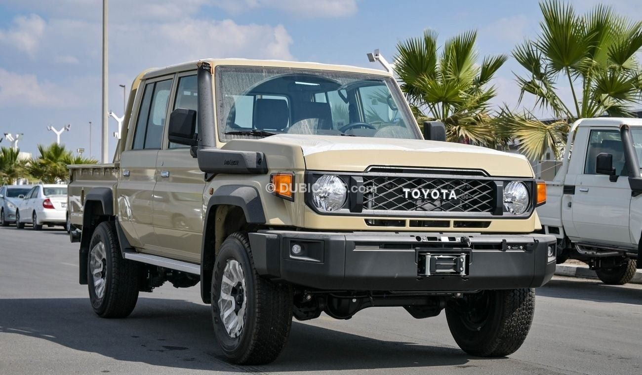 Toyota Land Cruiser Pick Up LC79 Pickup 4.0L Petrol V6 D/C, A/T Mid Option