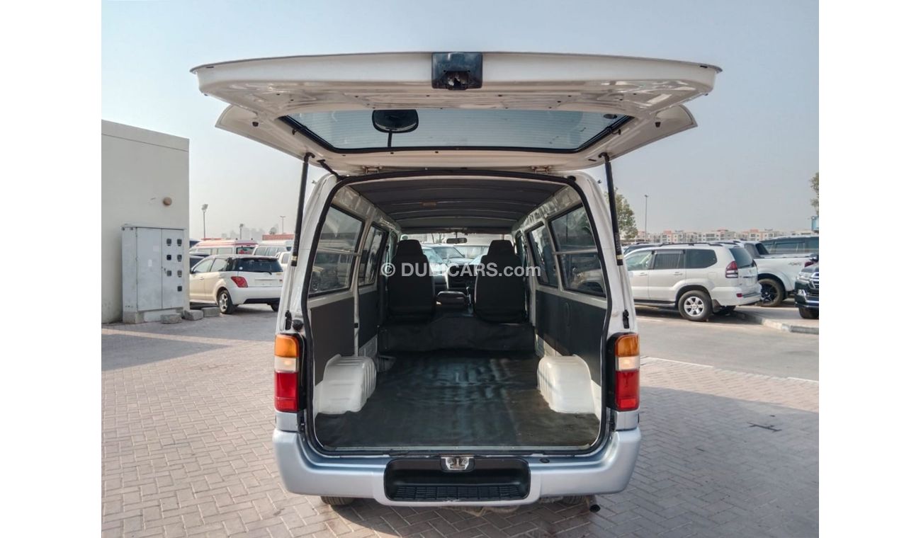 Toyota Hiace TOYOTA HIACE VAN RIGHT HAND DRIVE (PM1602)