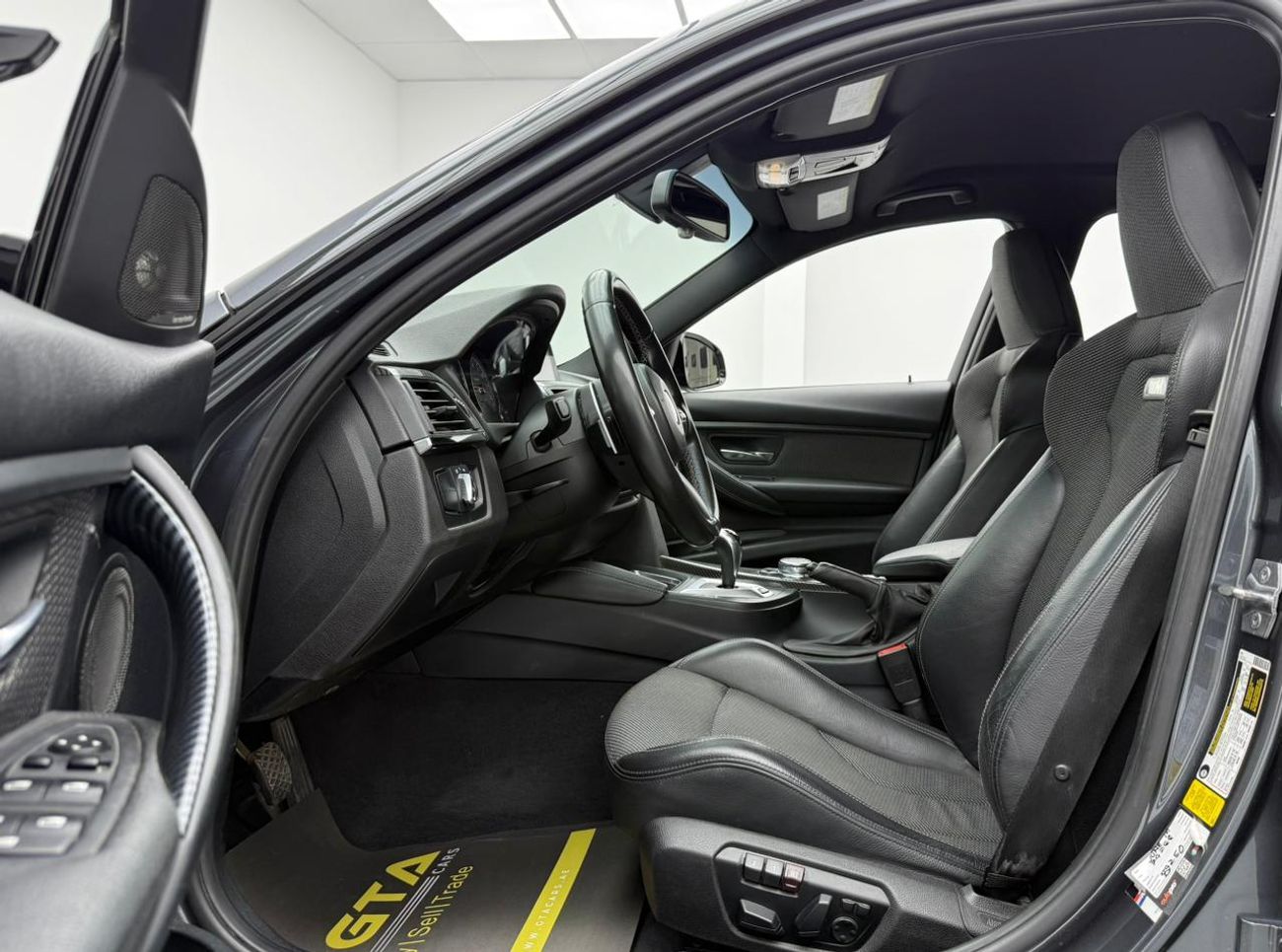 BMW M3 Std 3.0L 2015 BMW M3, Full Service History, Carbon Fiber Interior, Excellent Condition, American