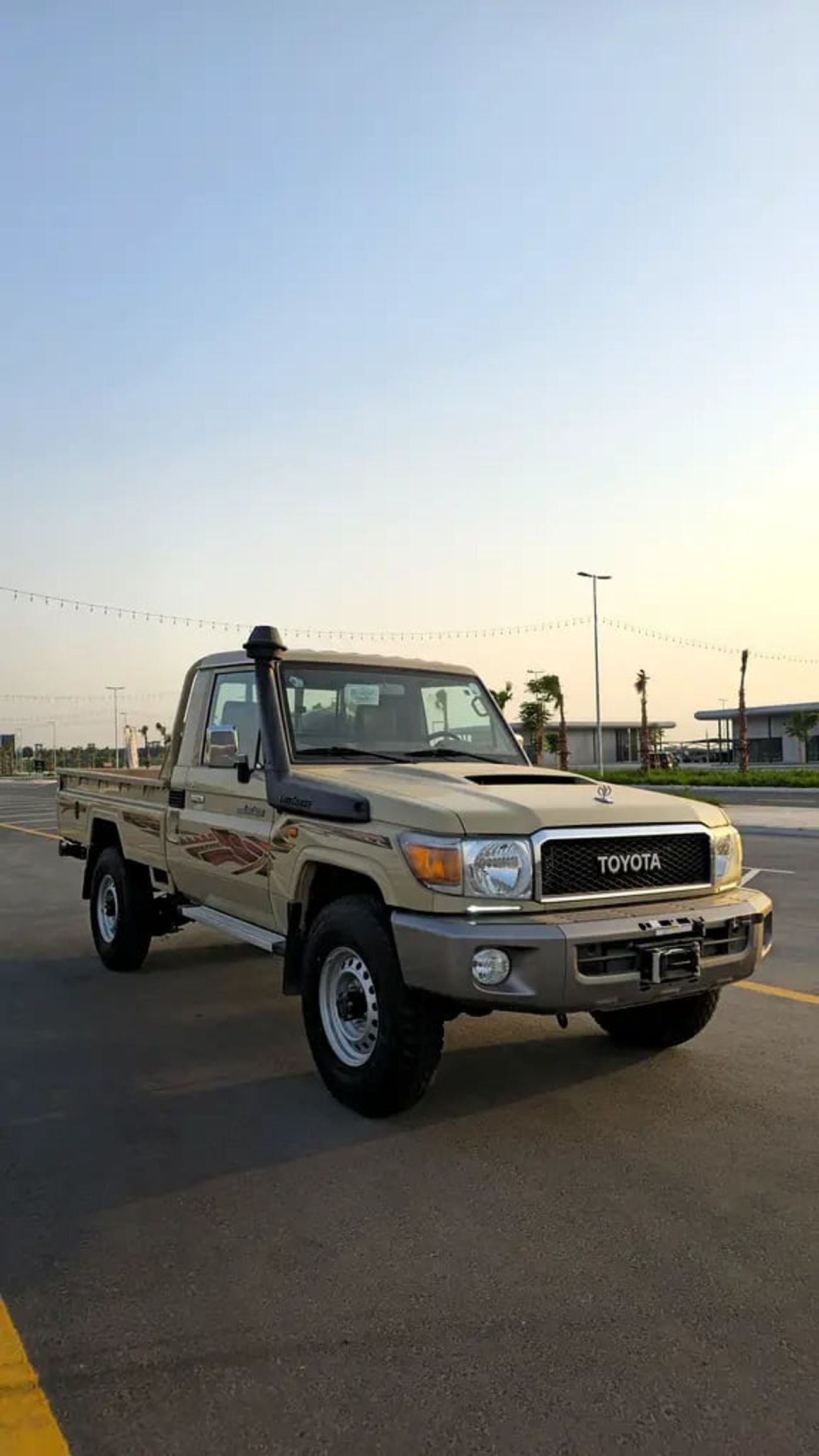 Toyota Land Cruiser 70 LC79 LX V8 4.5L DEISEL GCC Specs