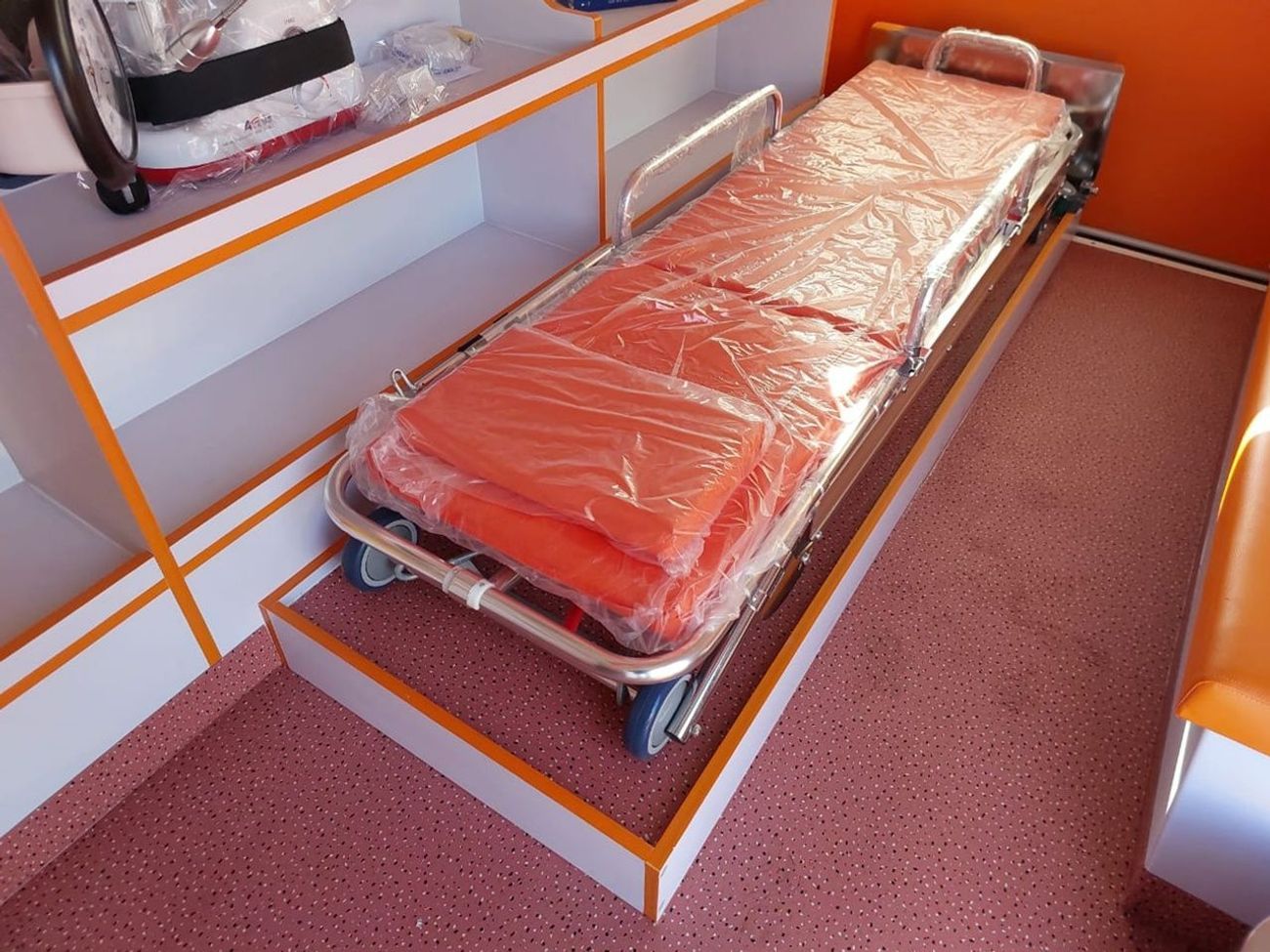 Toyota Hiace TOYOTA HIACE VAN AMBULANCE RHD 2020 MODEL 2.8 L DIESEL AUTOMATIC(PM04938)