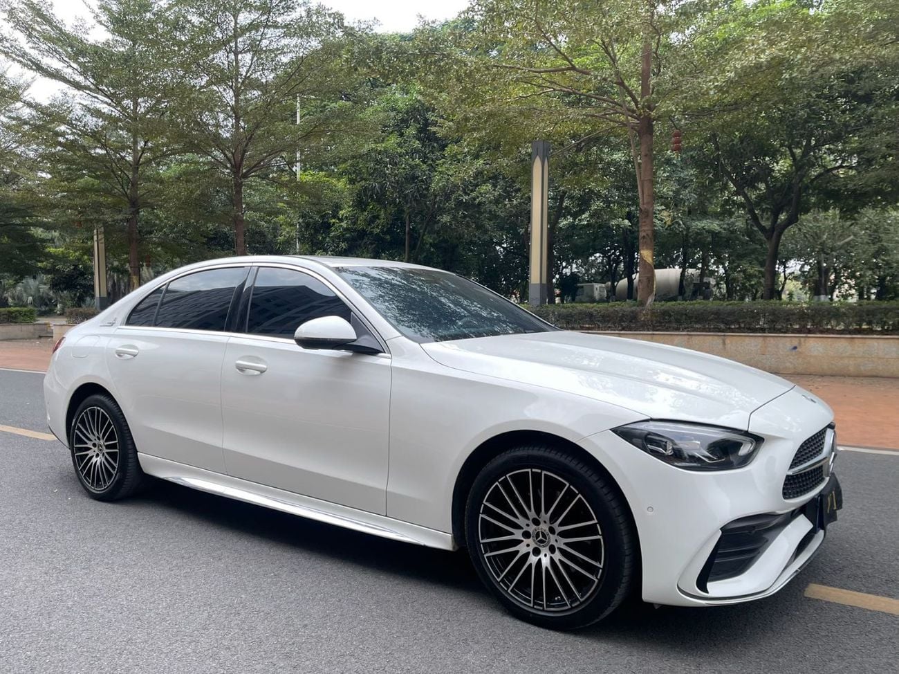 مرسيدس بنز C200 L