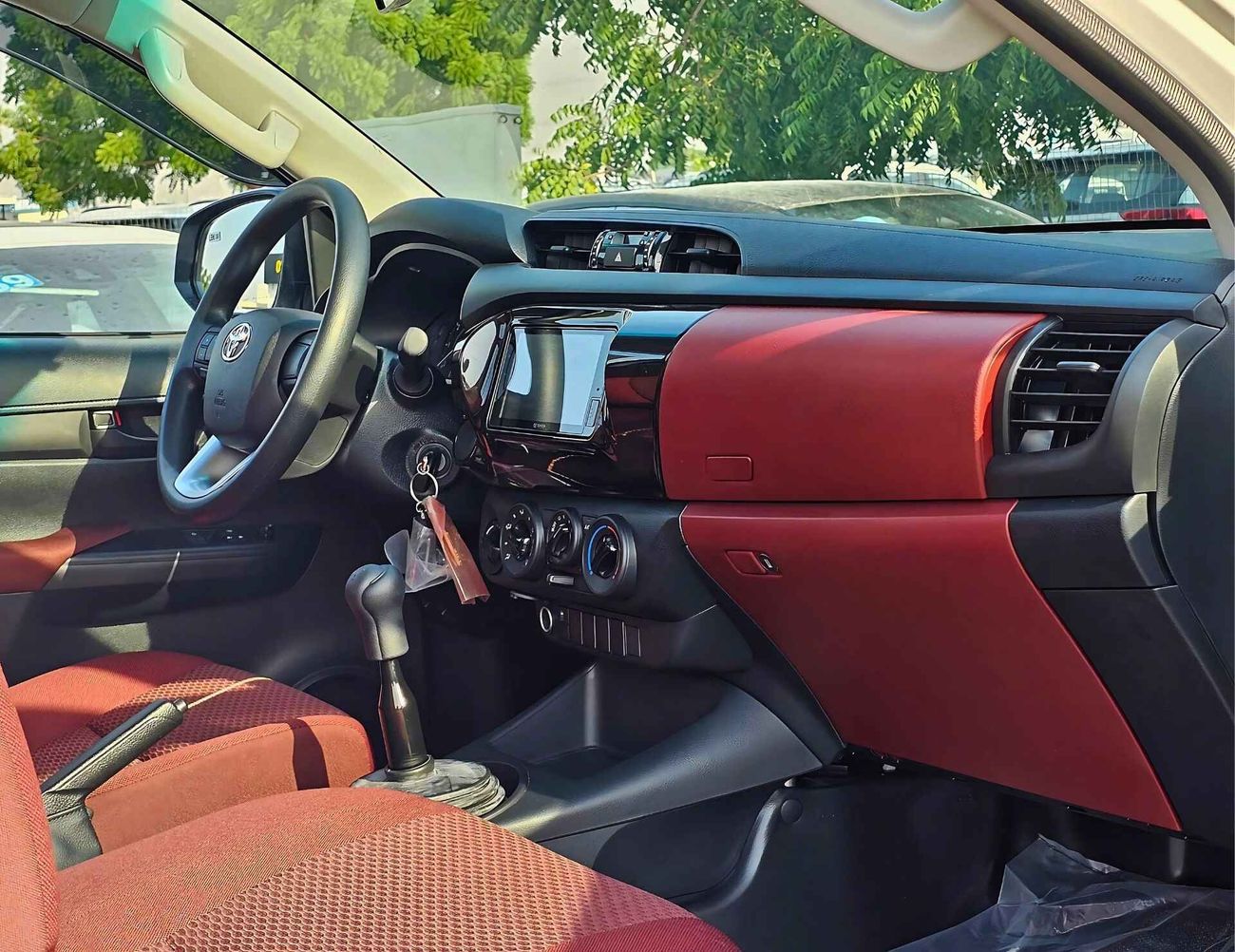 تويوتا هيلوكس SINGLE CABIN/ 5+2 HOOKS LONG BODY/ 2.4L DIESEL M/T/V4 4WD/BASIC WITH POWER WINDOWS/CODE#DMSC