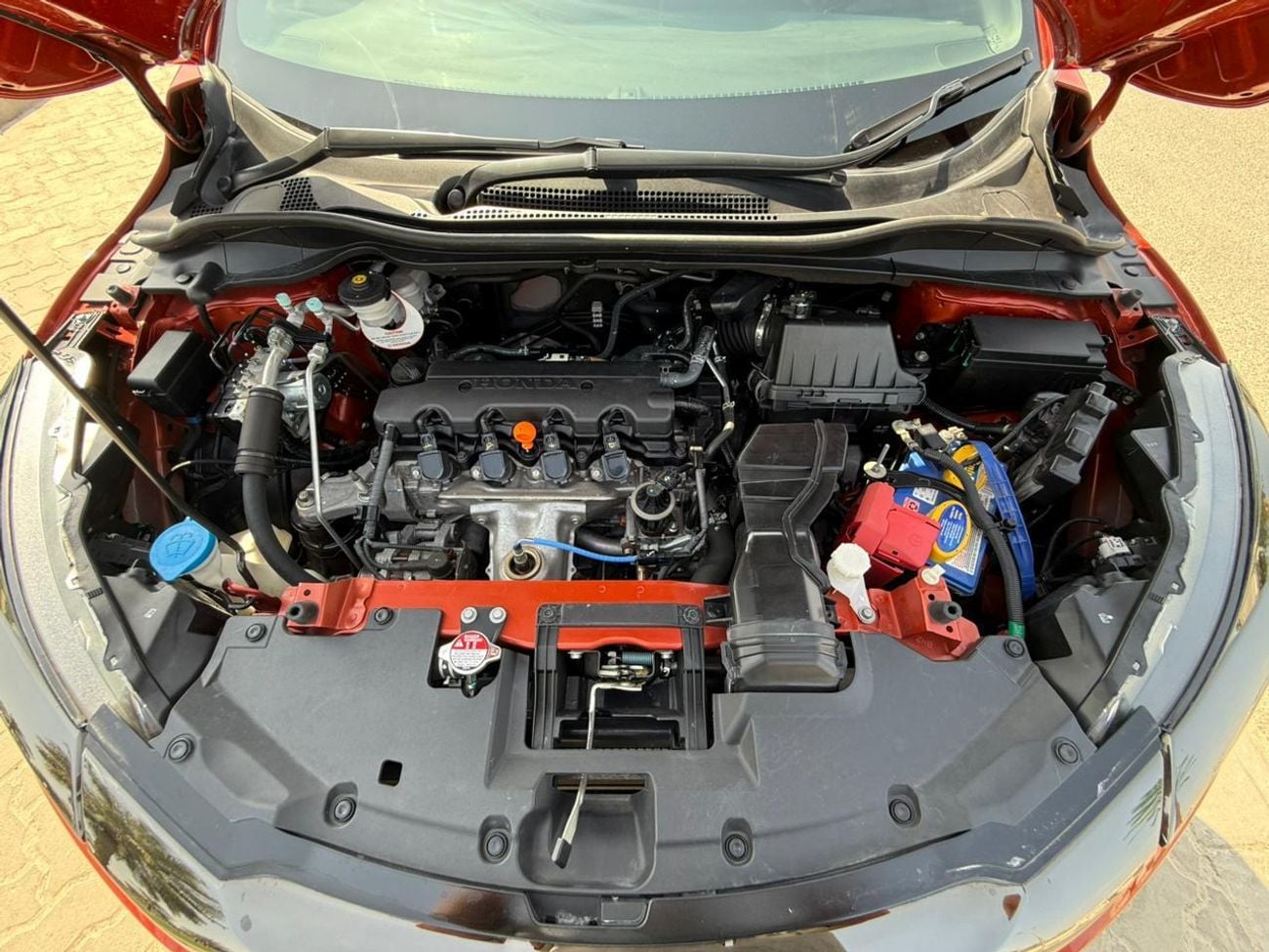 هوندا HRV RS 1.8L v4 petrol engine RHD 2WD Automatic transmission 5 Seats Suv with 5 doors