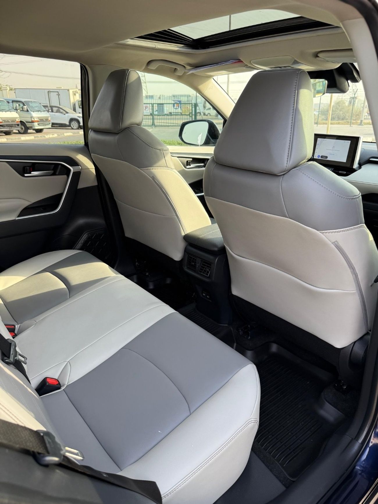 Toyota RAV4 XLE Premium 2.5 Full Option 2025