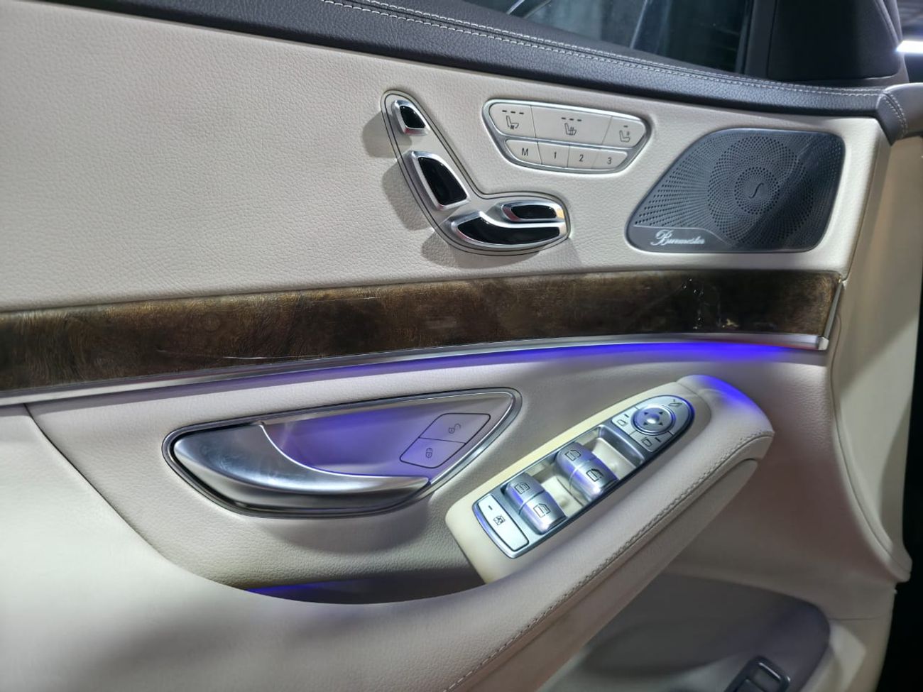 مرسيدس بنز S 550