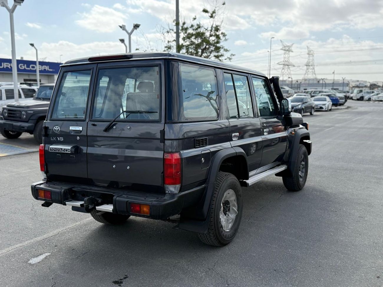 Toyota Land Cruiser 70 LC76 HARDTOP 4.0L PETROL 5 DOORS M/T FULL OPTION 2025 MODEL