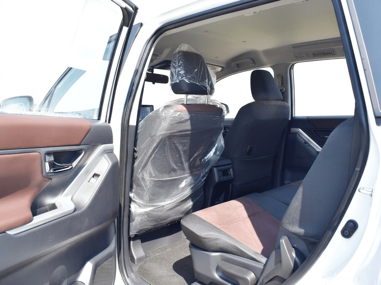 Toyota Innova HEV ECTAI0067 - 2025 Toyota Innova - 2.0L HEV At White