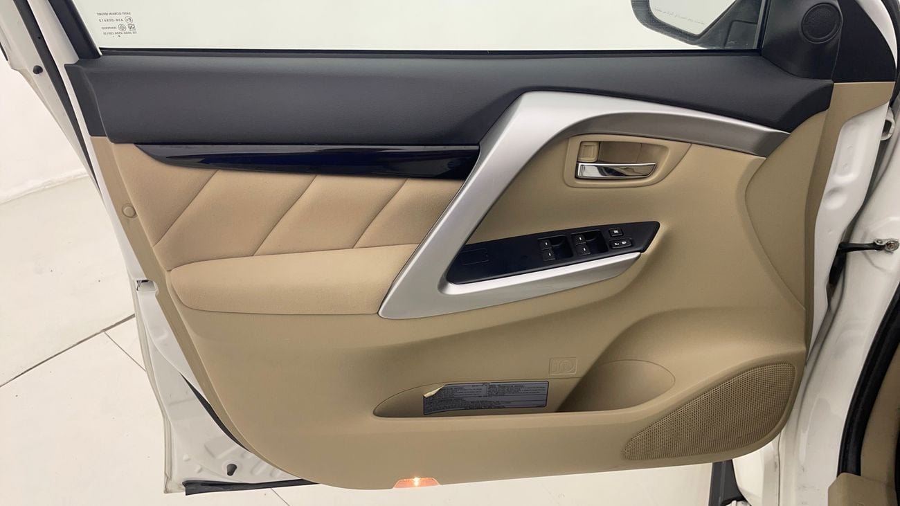 ميتسوبيشي مونتيرو سبورت GLS MID 3 | بدون دفعة مقدمة | اختبار القيادة في المنزل