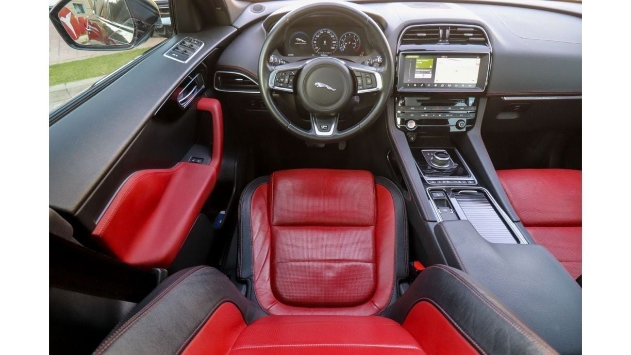 جاكوار F بيس R-سبورت