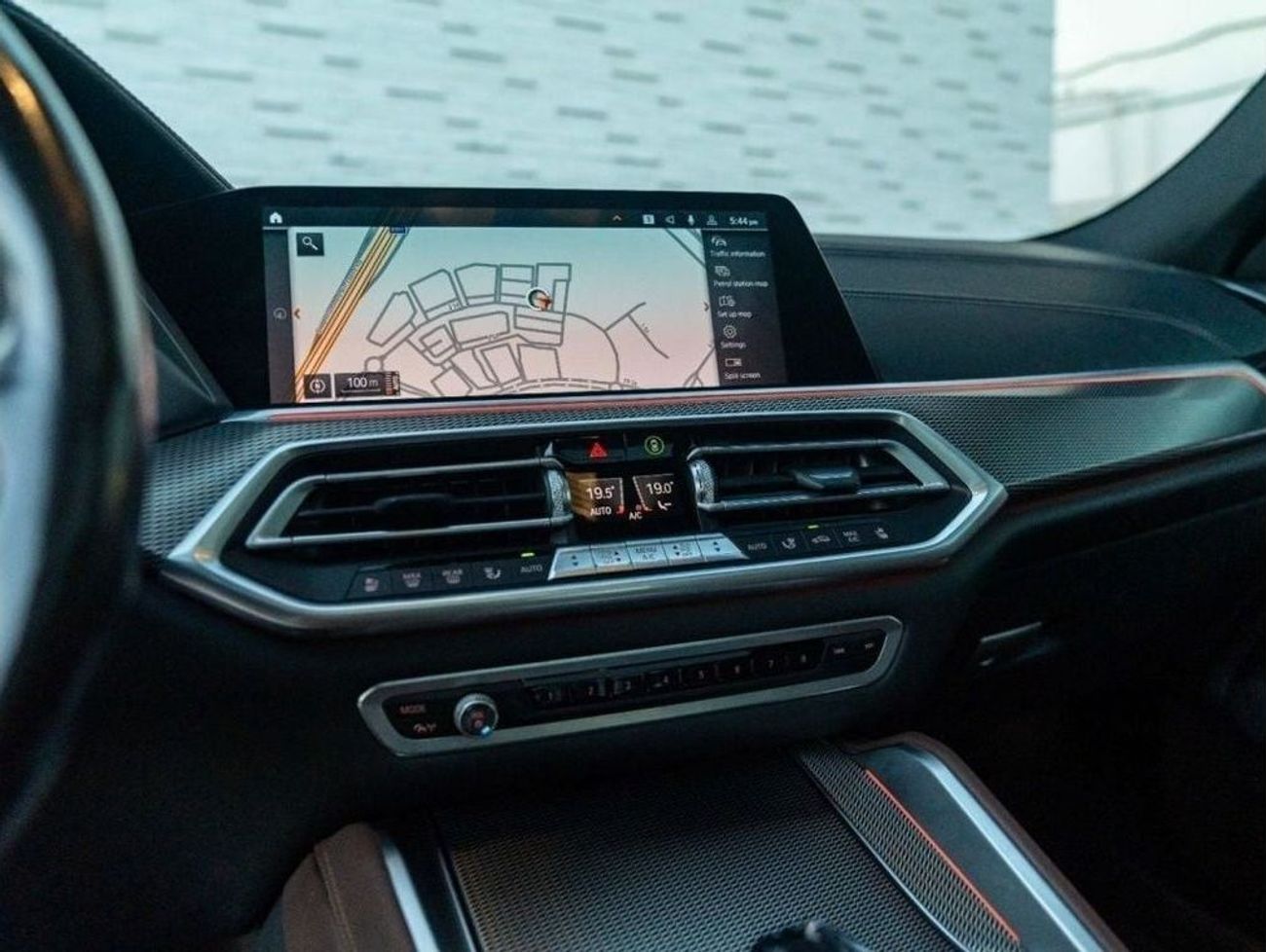 BMW X6 xDrive 40i 3.0L AED 3,145 • X6 XDRIVE 40i • 3.0L TURBO I6 • OFFICIAL BMW WARRANTY AND FULL SERVICE H