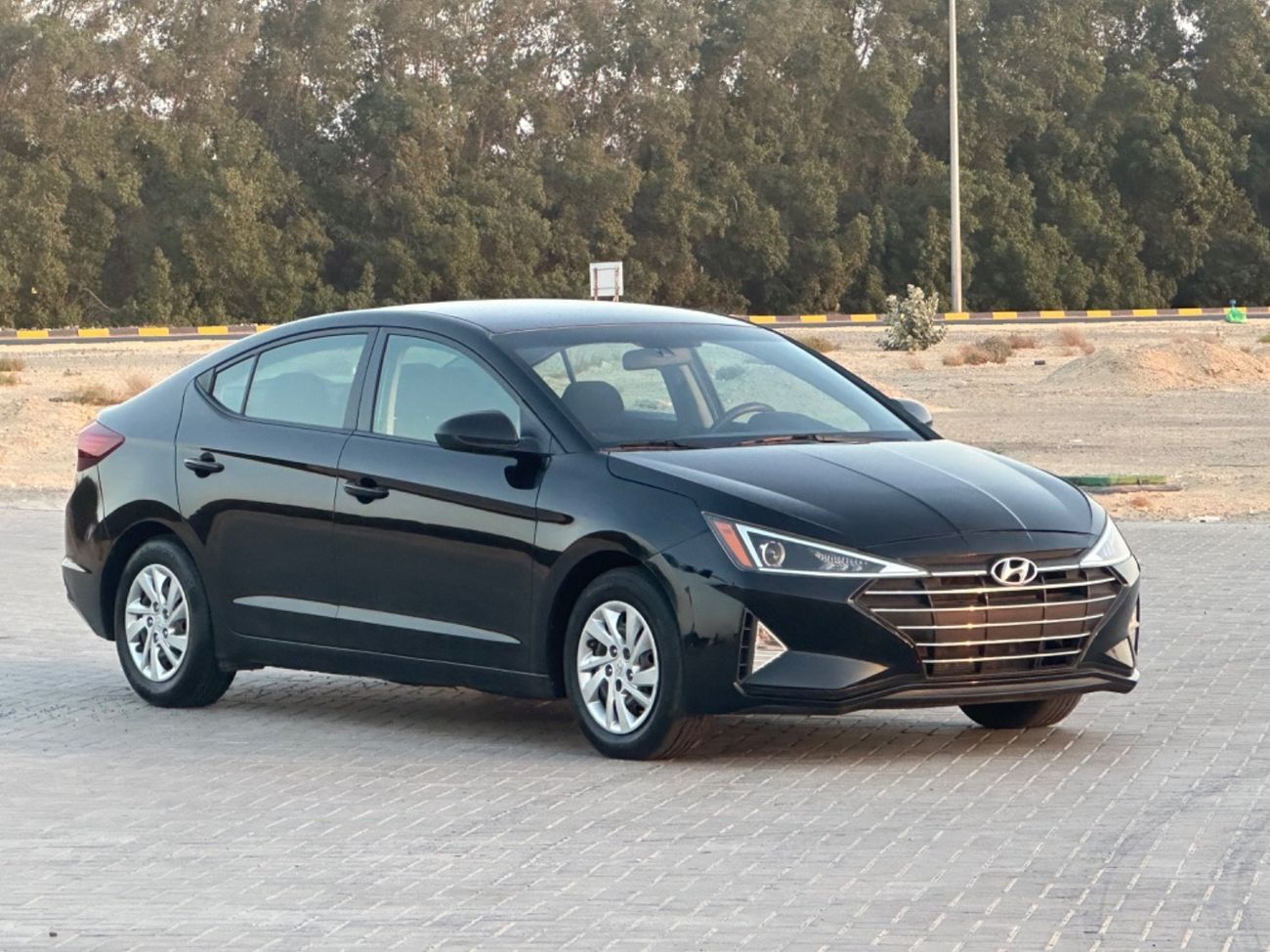 Hyundai Elantra GL 2.0L MODEL 2020 Car. PERFECT condition inside and outsidee