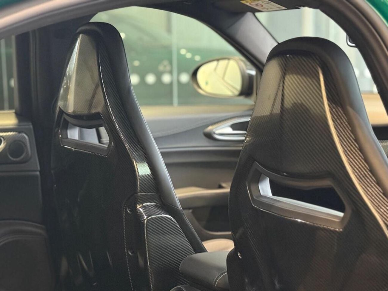 ألفا روميو جوليا 2.9 V6 Bi-Turbo Quadrifoglio Auto Euro 6 (s/s) 4dr (EXPORT ONLY) Right hand drive