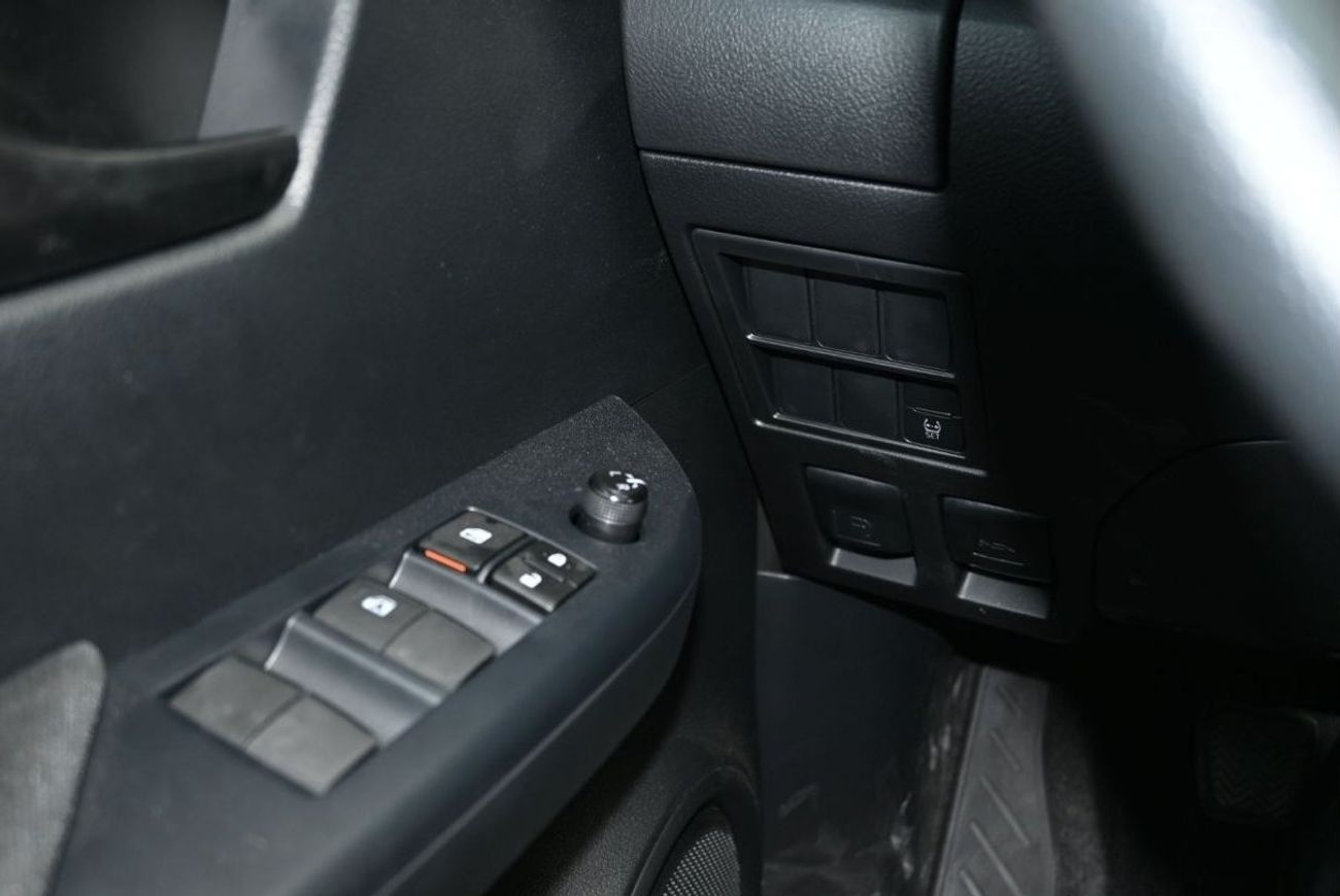 تويوتا هيلوكس Toyota Hilux 2.4L Diesel, Pickup, 4WD, 4Doors, M/T