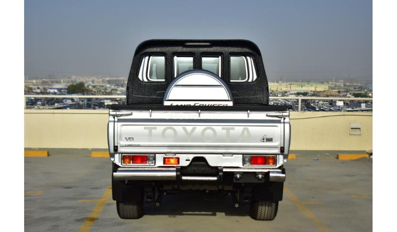 تويوتا لاند كروزر بيك آب 79 Double Cab Pickup Black Edition  V8 4.5L Turbo Diesel 4WD Manual