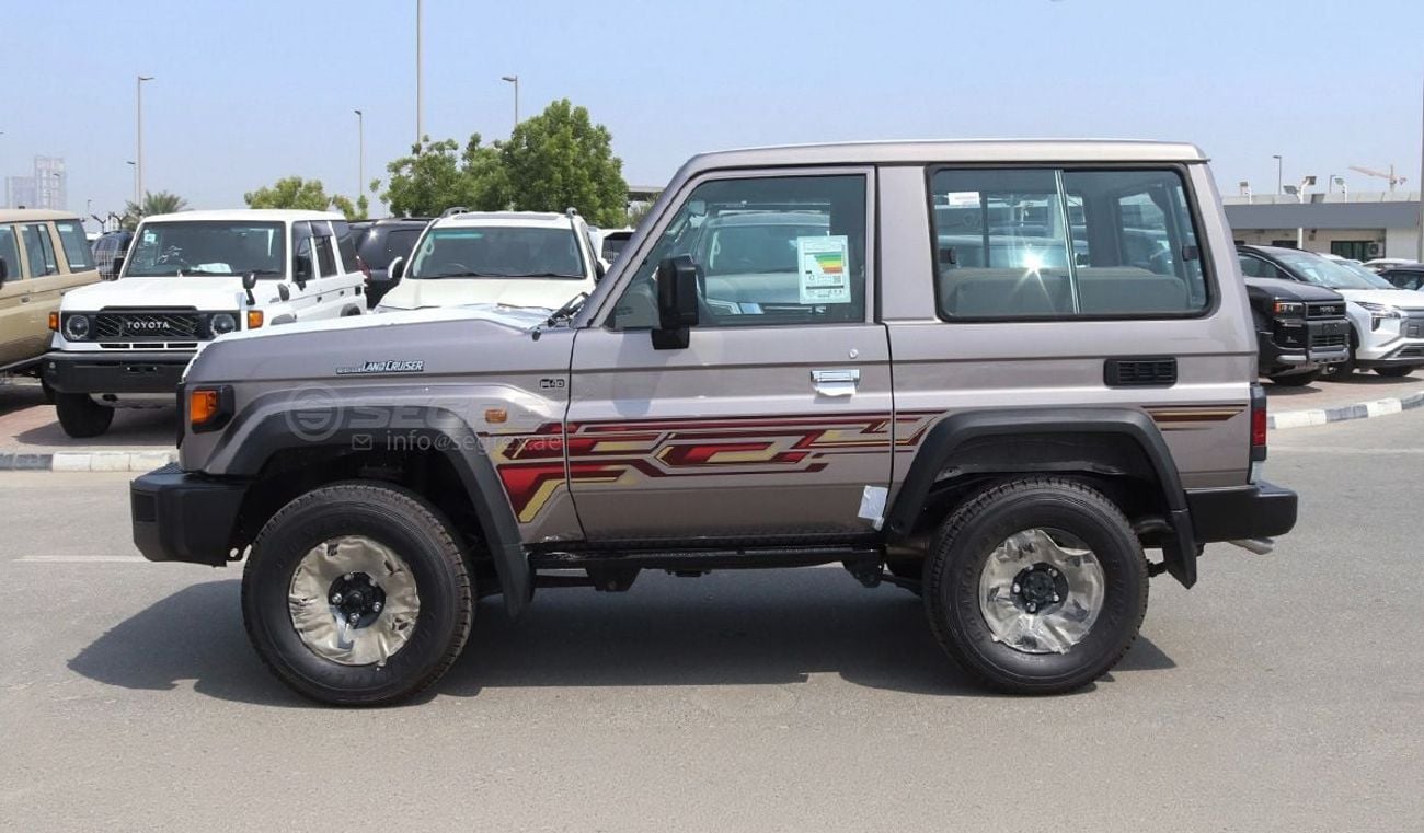Toyota Land Cruiser 70 Hardtop LC71 . 4.0L . Petrol . 4WD . 5-Speed Manual . 7 Seats . 3 Doors For Export