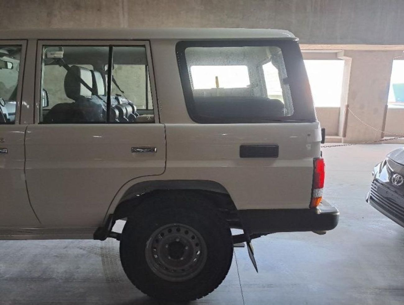 تويوتا لاند كروزر 70 LC76 5 DOORS 4.2L DIESEL V6 LHD | MANUAL | 2025 | BRAND NEW | 0 KM | 03 YEARS WARRANTY