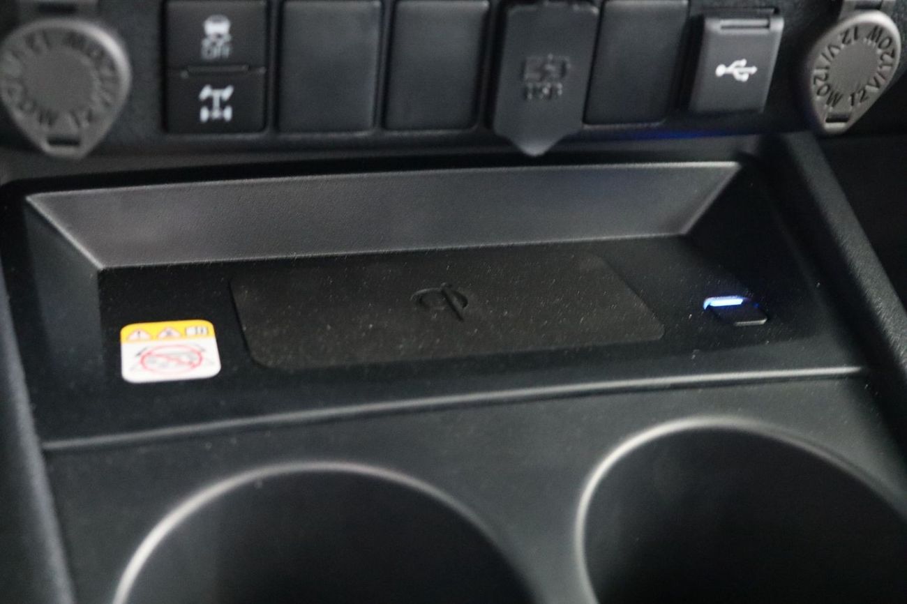 Toyota Hilux 2025 TOYOTA HILUX ADVENTURE 4.0 V6 **EXPORT ONLY**التصدير فقط خارج الخليج***