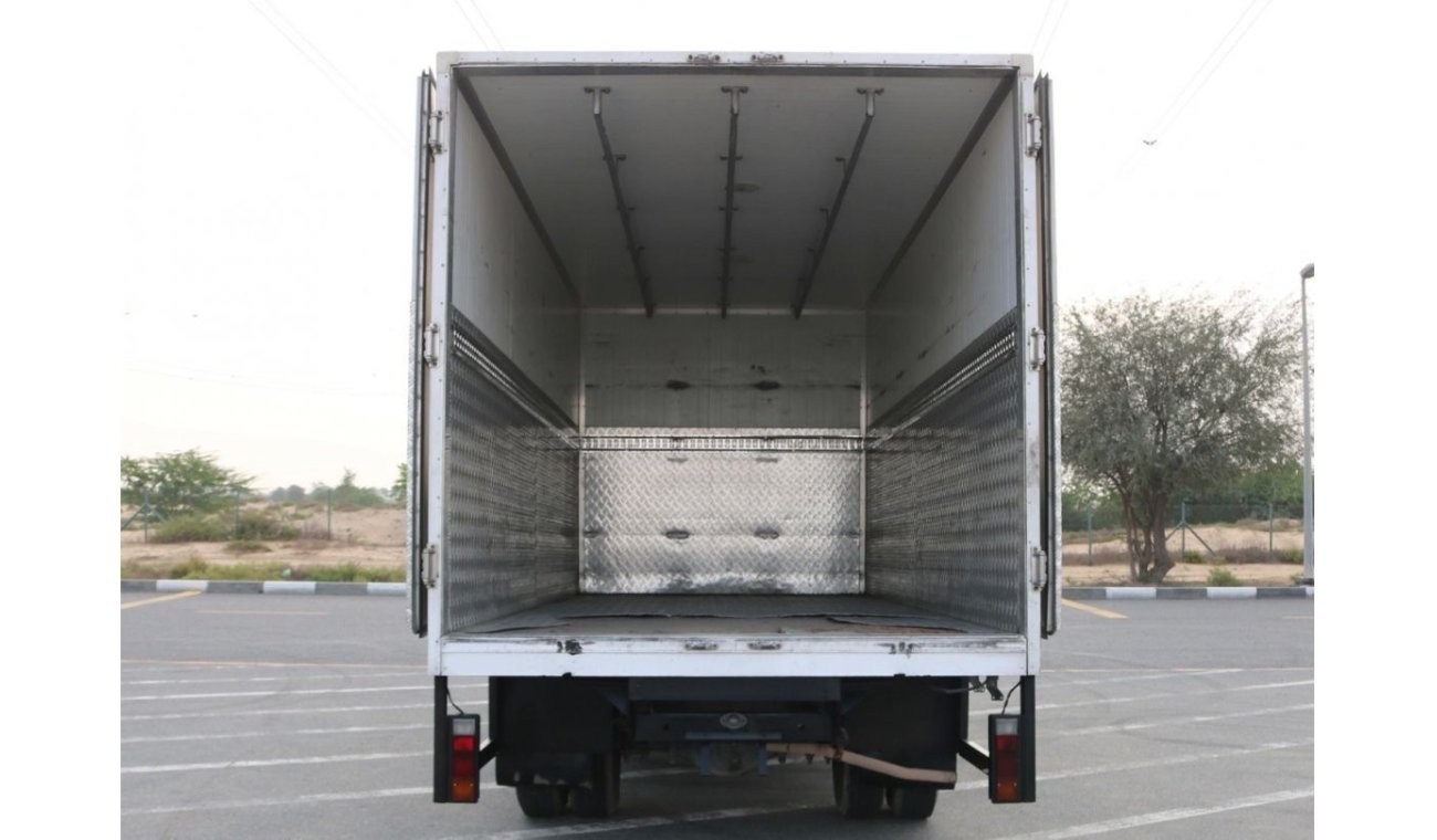 ميتسوبيشي فوسو 2017 | FUSO CANTER LONG CHASSIS DRY BOX WITH GCC SPECS AND EXCELLENT CONDITION