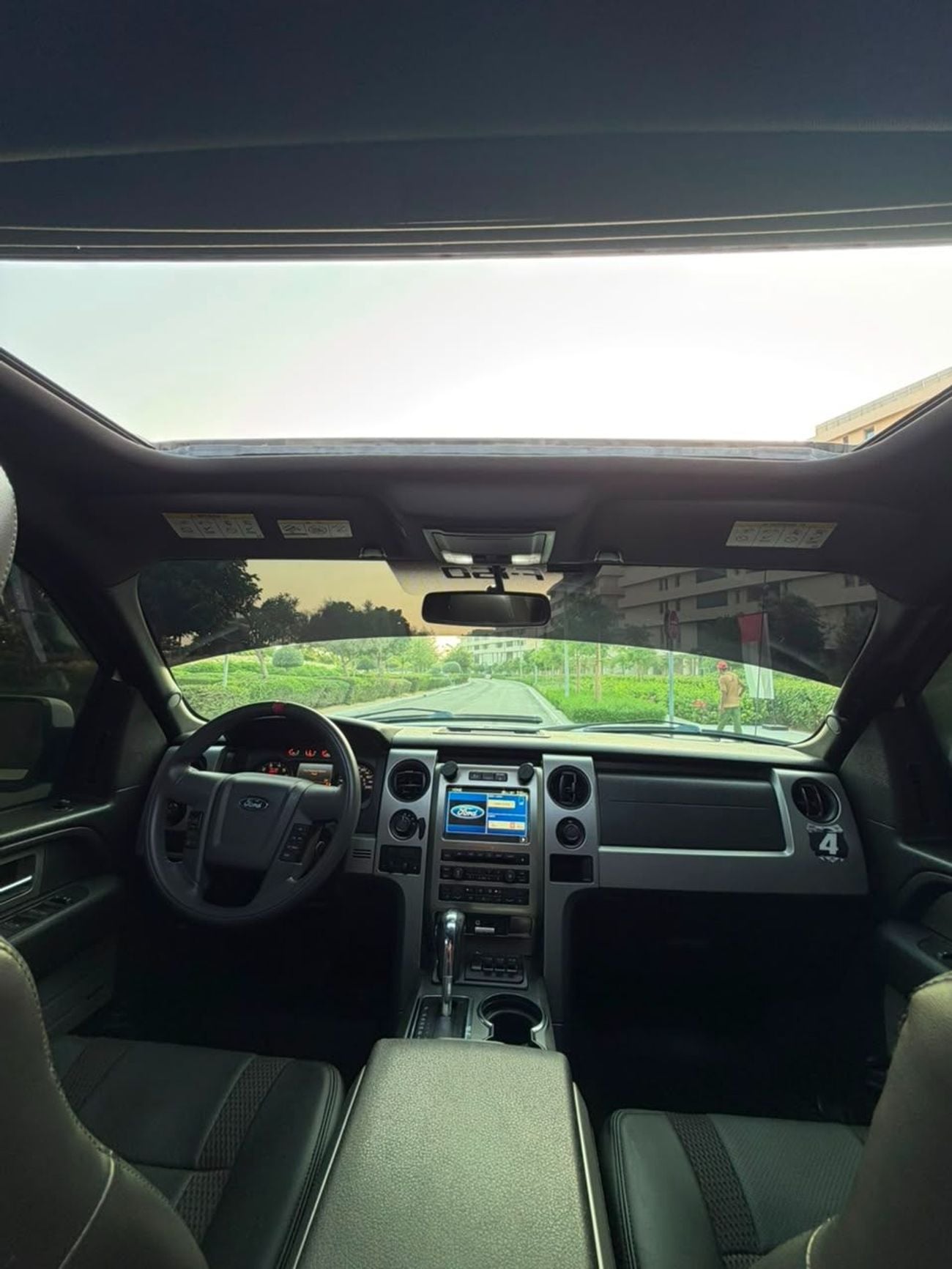 Ford F-150 SVT RAPTOR SUPER CAB