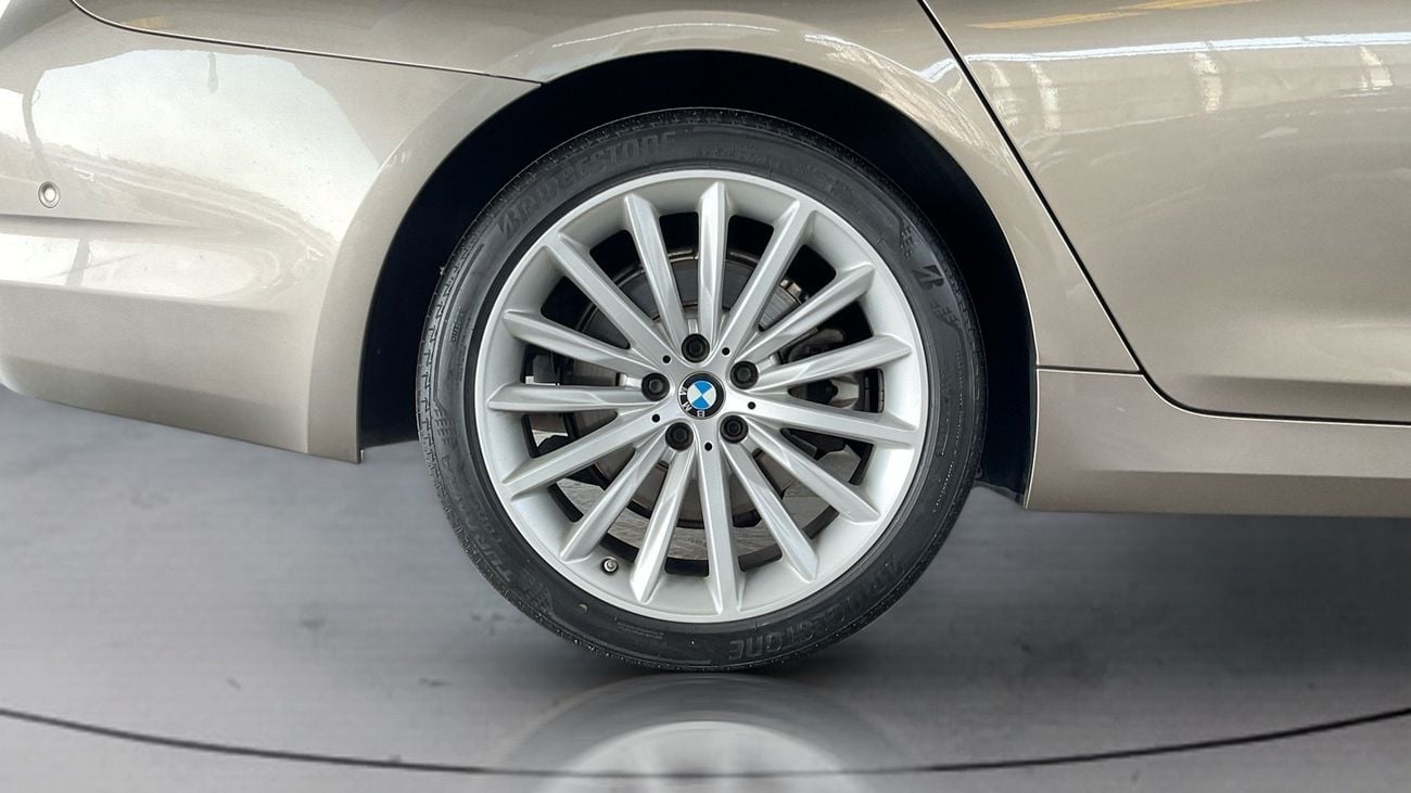 بي أم دبليو 530i LUXURY | شامل الضمان | 0 ﺪﻔﻋﺓ ﺃﻮﻟﻯ