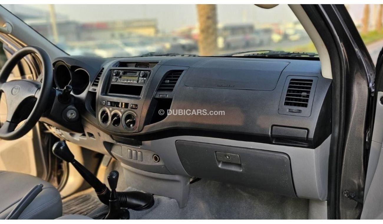 Toyota Hilux DIESEL 2KD | 2.5L ENGINE | LEFT-HAND-DRIVE | SIDE BODY STICKER | ALLOY RIMS | TINTED WINDOWS