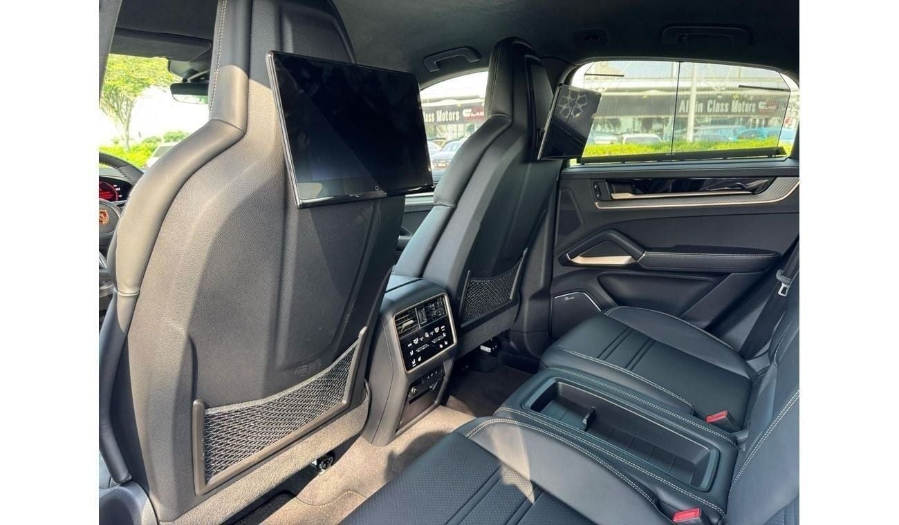 بورش كايان GCC SPEC UNDER WARRANTY NEAT AND CLEAN CAR