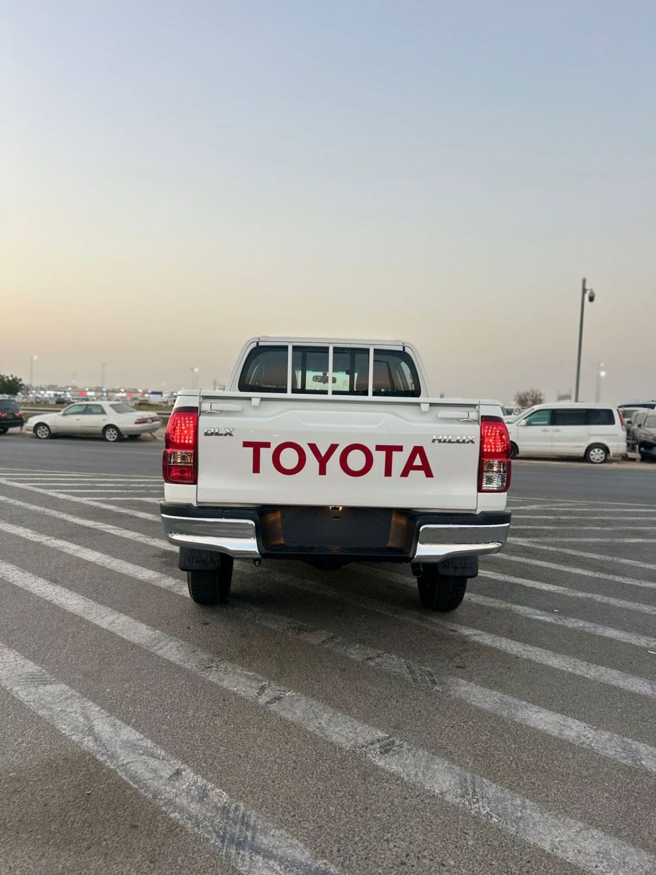 Toyota Hilux DLS 2.7L DLx 2.7L