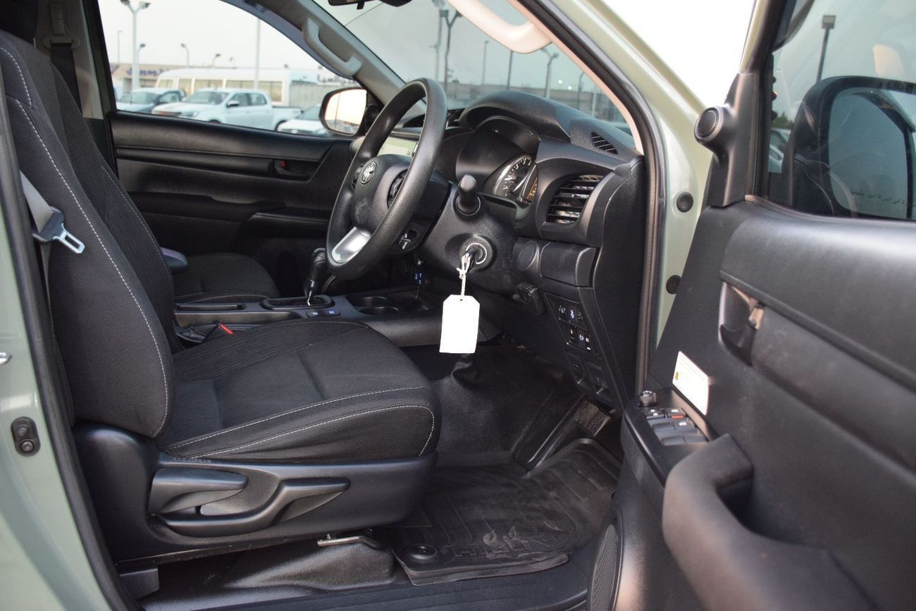 تويوتا هيلوكس 4x4 Diesel 2.8L (Right Hand)