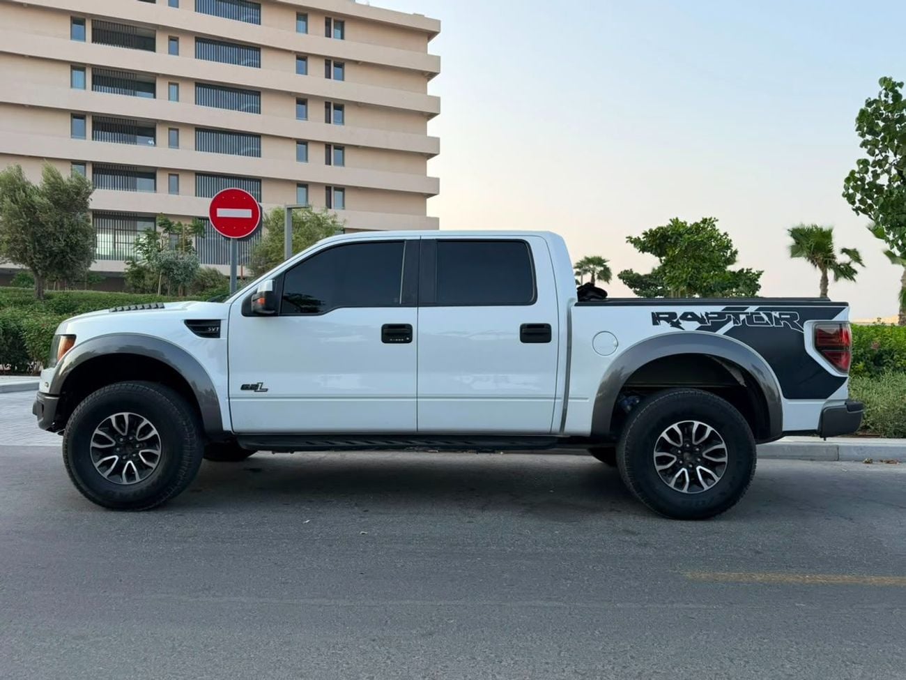 Ford F-150 SVT RAPTOR SUPER CAB
