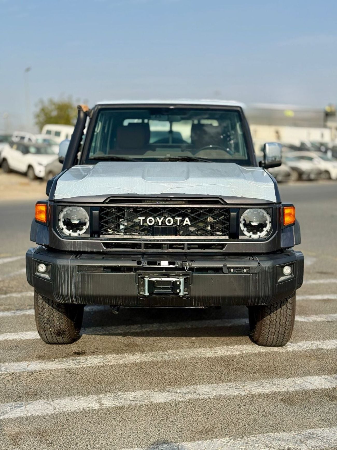 تويوتا لاند كروزر 70 TOYOTA LAND CRUiSER - ( 70 SERIES )-(GRJ79)-PiCK UP DOUBLE CAB - 4.0 - 4WD - 2025