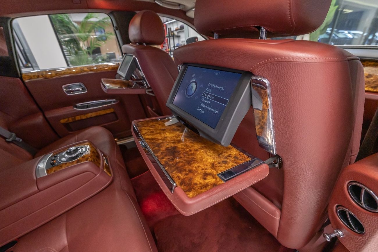 رولز رويس جوست | 2010 | GCC Specs Emirates | Super Mint Condition | NO Accident | Low Milage