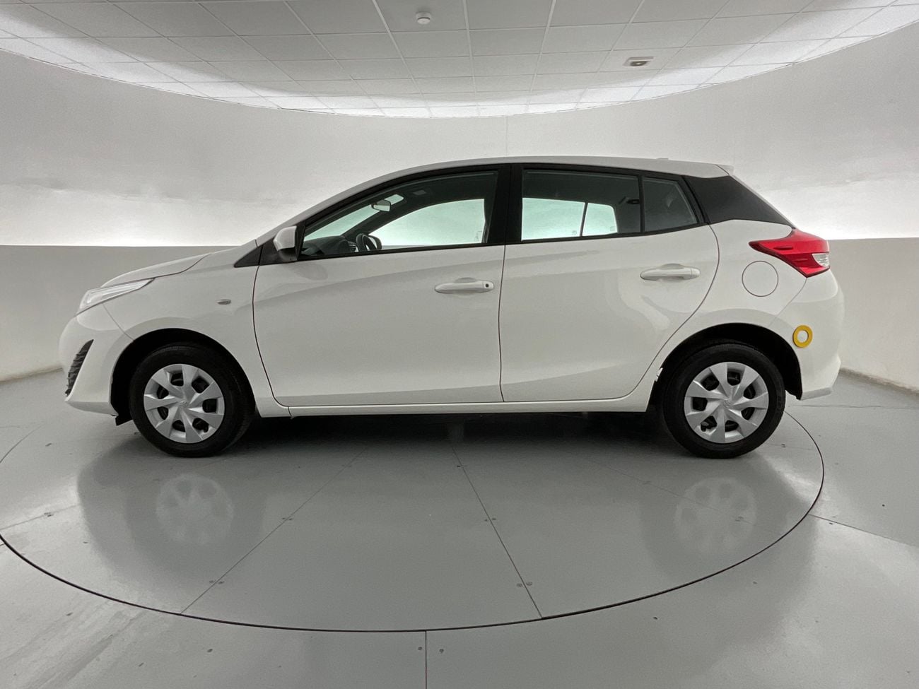 تويوتا يارس SE / E | سنة ضمان مجانية | 0 دفعة أولى | سياسة الإعادة بعد 7 أيام