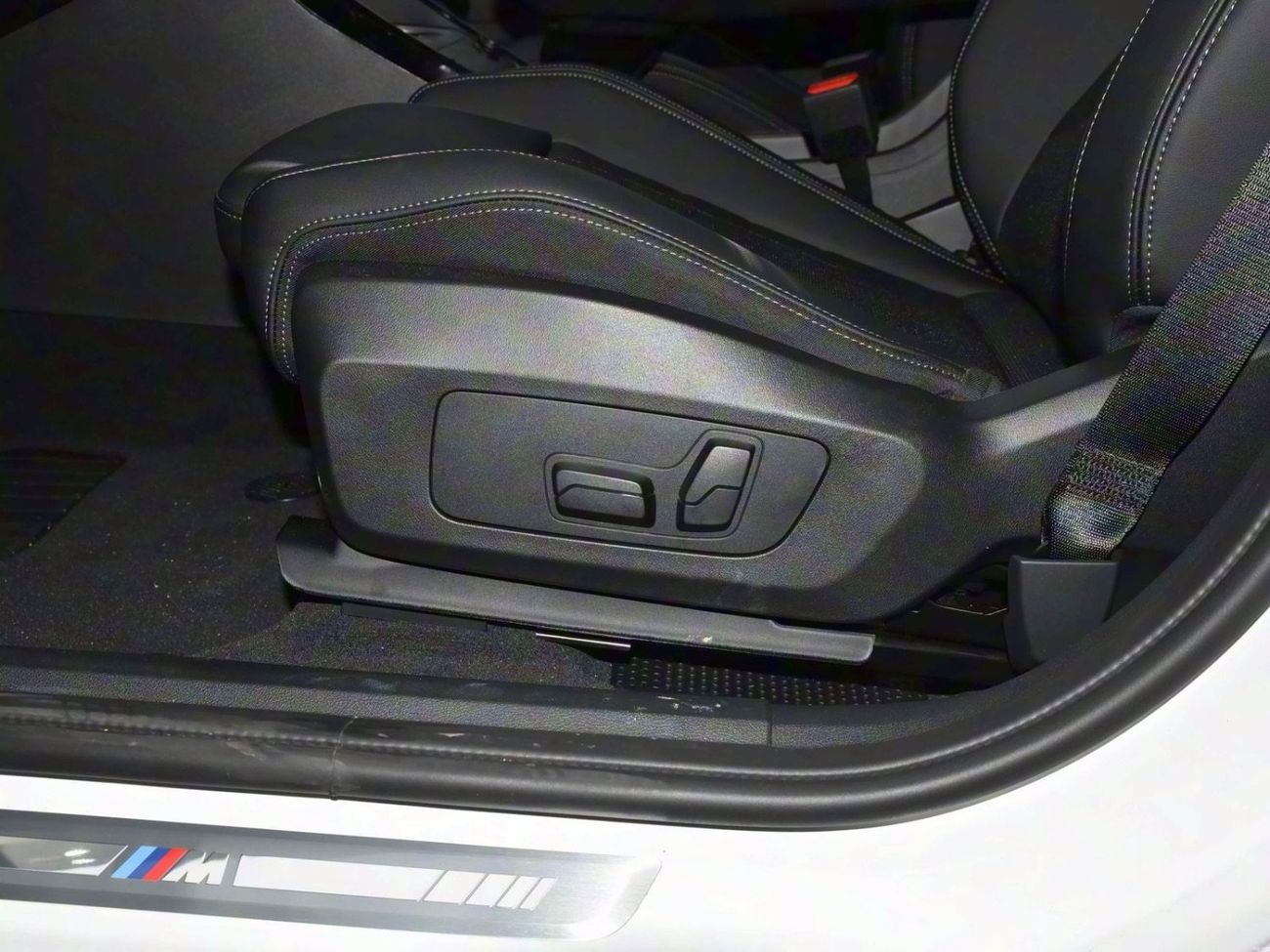 بي أم دبليو X2 BMW 225L / Chinese / white / 0km / 204 hp